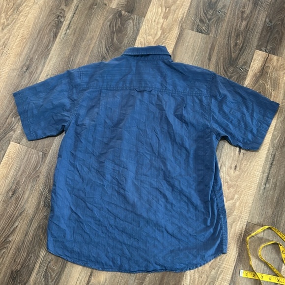 Royal Robbins denim blue color button front short sleeve shirt size large - Picture 9 of 15